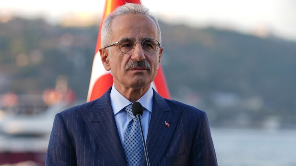 Ulaştırma ve Altyapı Bakanı Abdulkadir Uraloğlu, 3 vilayetteki Kargo Ayrım