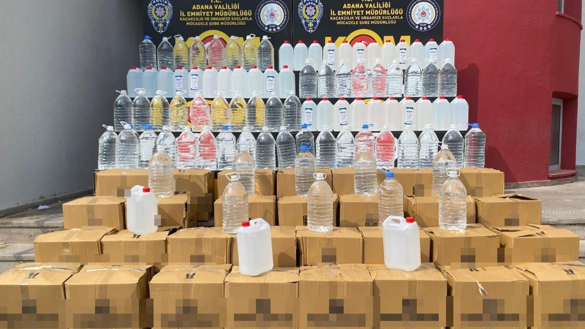 Kentte polis operasyonuyla 2 ton kaçak etil alkol ele geçirildi.
