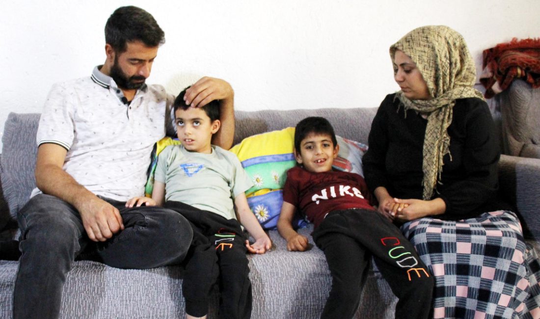 Doğubayazıt ilçesinde yaşayan Tilaver çiftinin 3 çocuğu "beyincik erimesi" olarak