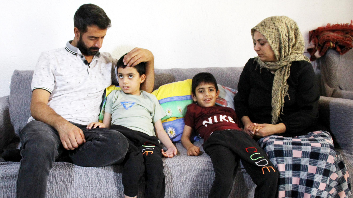 Doğubayazıt ilçesinde yaşayan Tilaver çiftinin 3 çocuğu "beyincik erimesi" olarak