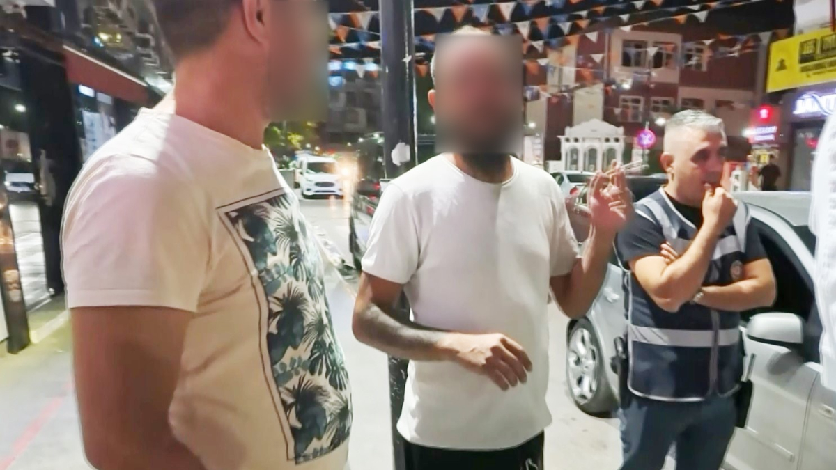Kent merkezinde muayenesiz araçta ehliyetsiz ve alkollü olarak yakalanan şoför,