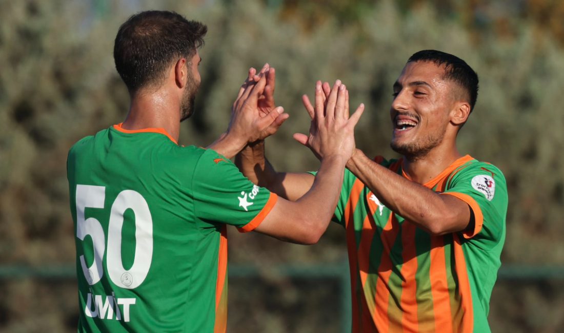 Alanyaspor, hazırlık maçında karşı karşıya geldiği Fatih Karagümrük'ü 2-0 mağlup
