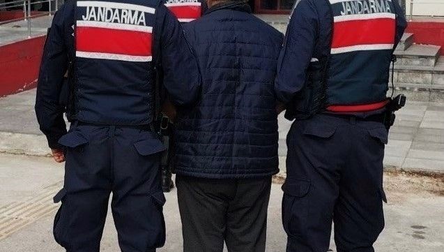 Ankara'da jandarma gruplarınca düzenlenen uyuşturucu operasyonunda 2 zanlı yakalandı.