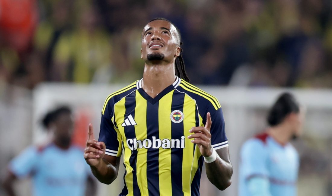 Fenerbahçe'nin dönem öncesi takımına kattığı Archie Brown, sarı-lacivertli formayla birinci