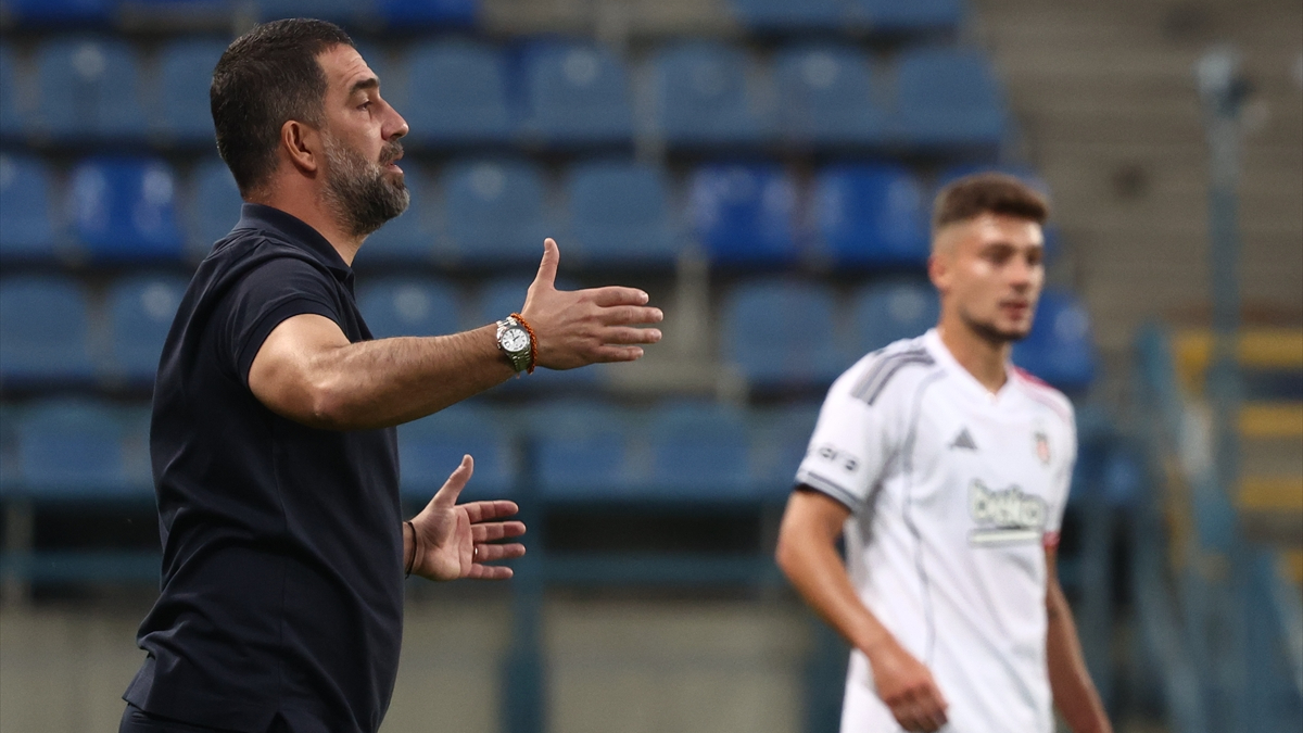 Ukrayna takımı Shakhtar Donetsk'te teknik yönetici Arda Turan, Beşiktaş'ı yendikleri