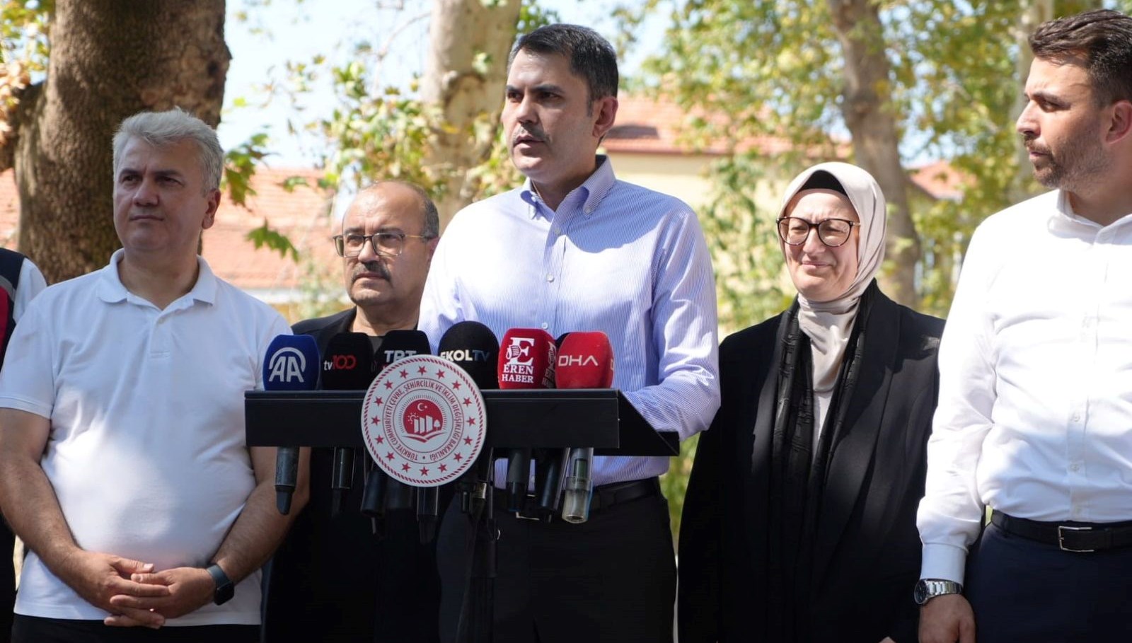 Balıkesir Sındırgı'daki sarsıntının akabinde yaralar sarılmaya başlandı. Etraf, Şehircilik ve