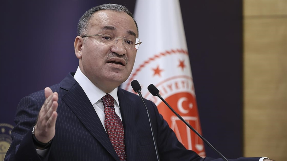 Bilhassa son 3 haftada cuma hutbeleri üzerinden devam eden tartışmalara