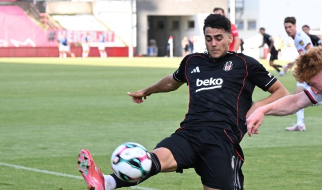 Beşiktaş'ın genç futbolcusu Mustafa Erhan Hekimoğlu, oyuna girdikten 4 dakika