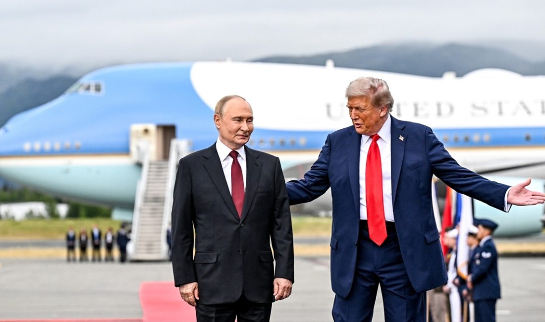 Beyaz Saray, Alaska eyaletinde bir araya gelen ABD Başkanı Donald