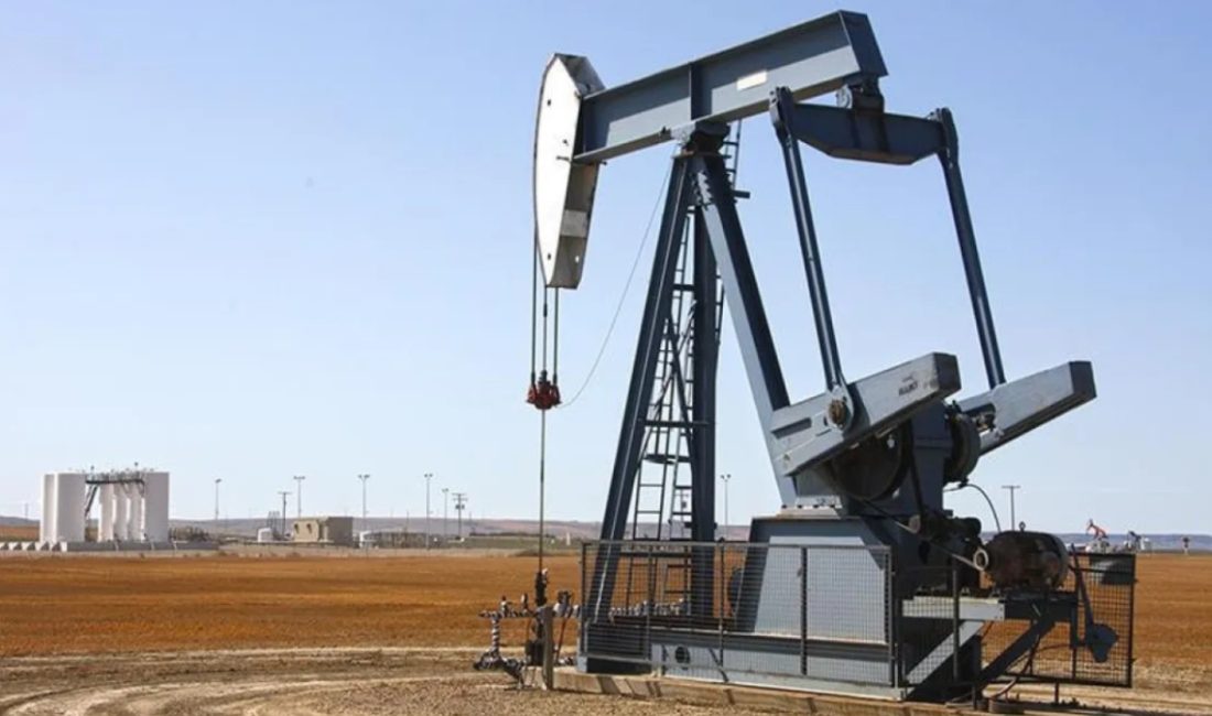 Brent petrolün varili memleketler arası piyasalarda 65,62 dolardan süreç görürken,