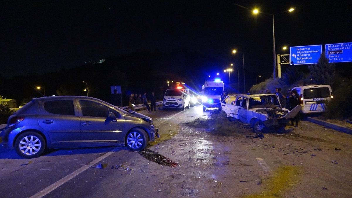 Kent merkezinde polisin 'dur' ihtarına uymayıp kaçan şoför, direksiyon hakimiyetini