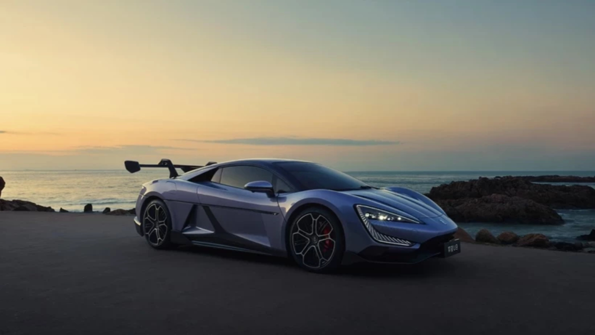 Çinli araba üreticisi BYD'nin muhteşem spor modeli Yangwang U9, mühendislik