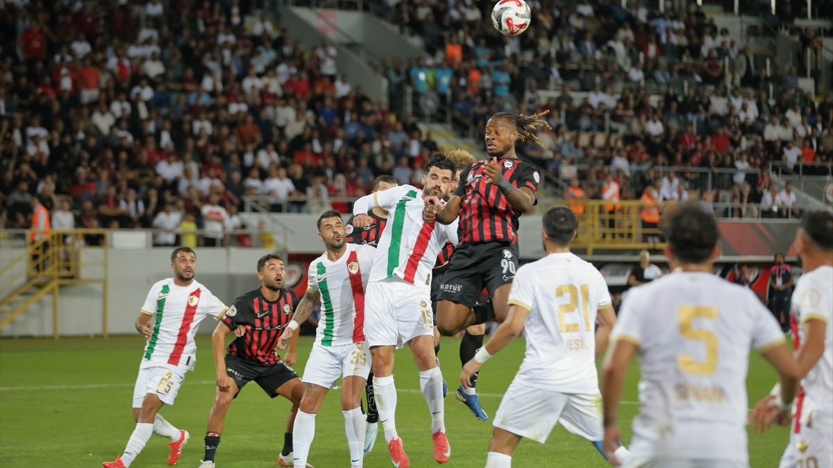 Çorum FK, 1. Lig'in birinci haftasında konuk ettiği Amed Sportif