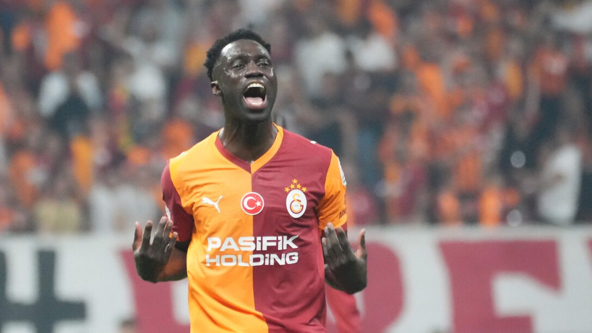 Galatasaray'ın Süper Lig tarihindeki 4000. golü Davinson Sanchez attı.