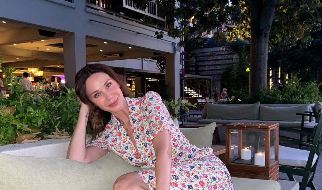 48 yaşındaki Demet Şener, sevgilisi Tolga Arman ile tatile çıktı.
