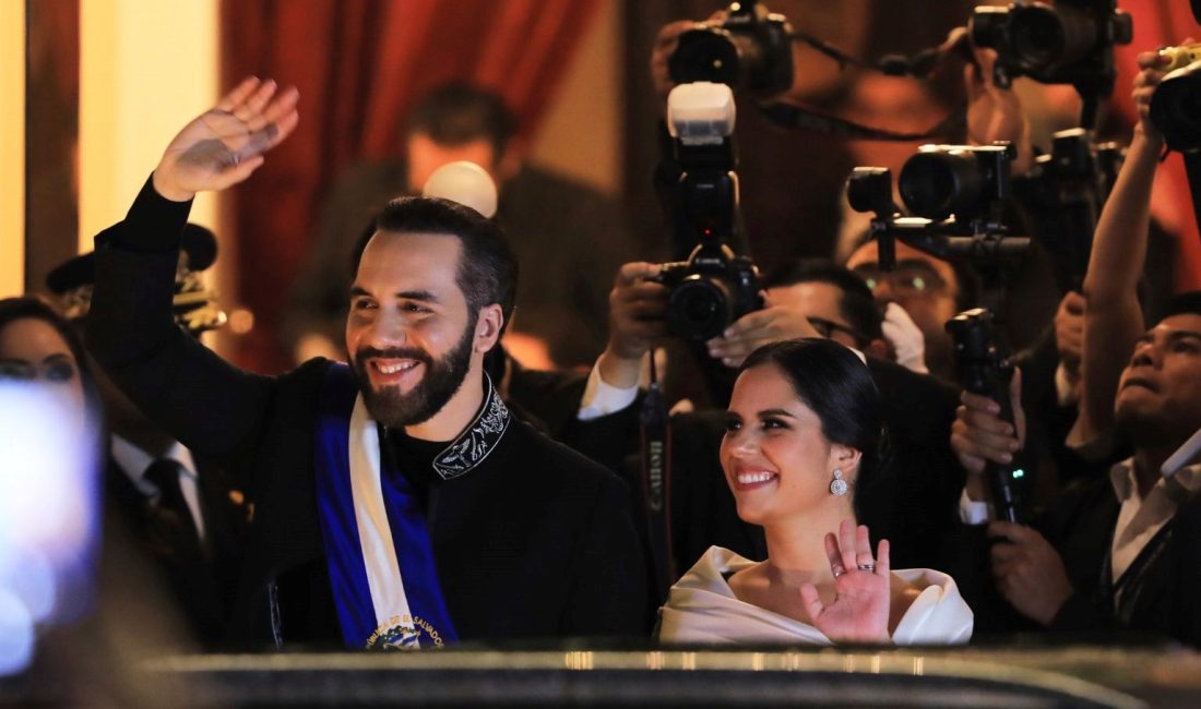El Salvador’da devlet liderine sınırsızca yine seçilebilmenin önünü açan anayasa