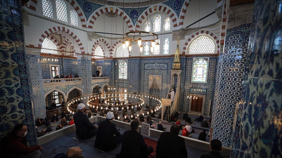Konusu tatil ve tatilcilere ayrılan bu haftaki hutbede, İslamiyetin çalışmak