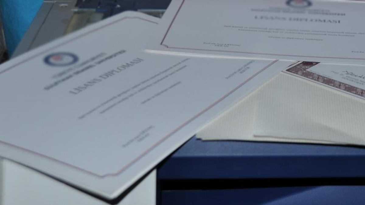 Dezenformasyonla Uğraş Merkezi, Türkiye'nin gündemine oturan geçersiz diploma olayına ait