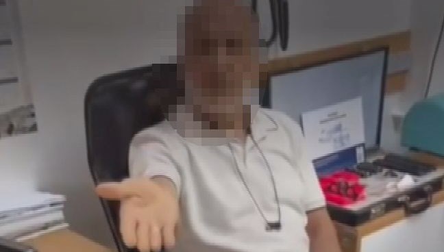 Konya'da devlet hastanesinde bir doktor, hastasının "kıyafetinin açık olduğu" gerekçesiyle