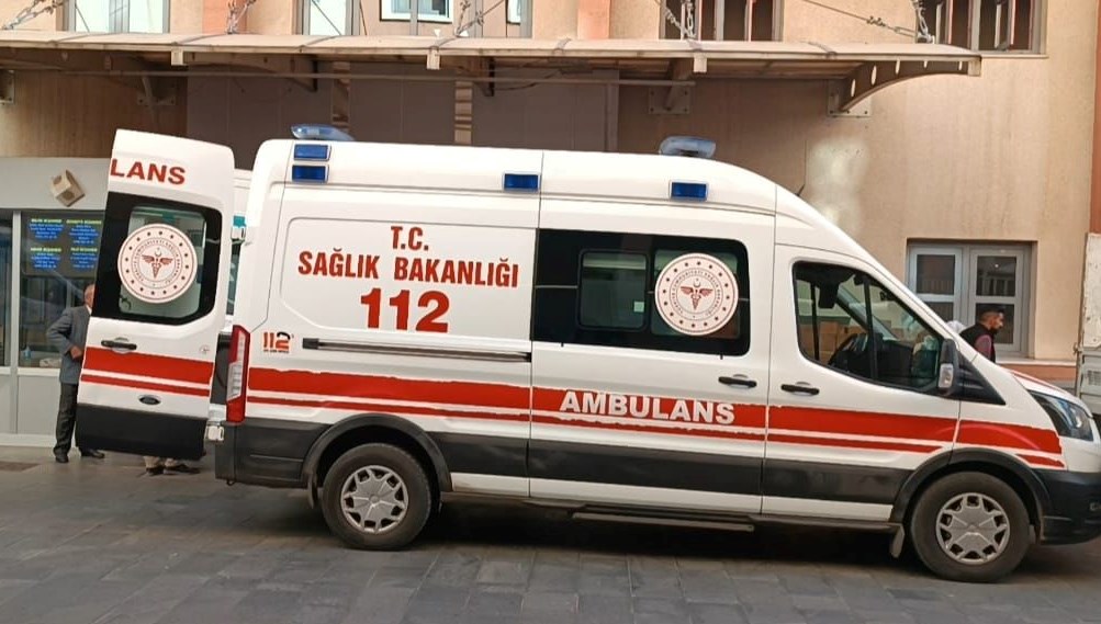 Siirt'in Pervari ilçesinde düğünden düğün dönüşü minibüsün devrilmesi sonucu 5'i