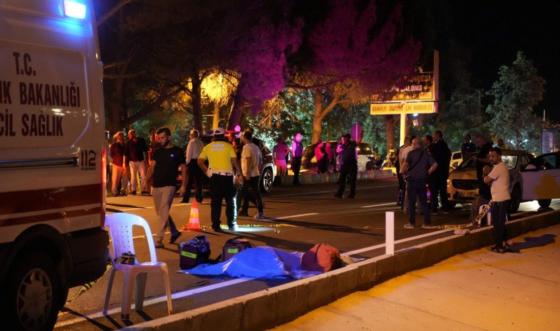 Burdur-Fethiye karayolunda düğün salonundan çıkıp yolun karşısına geçmeye çalışan 84