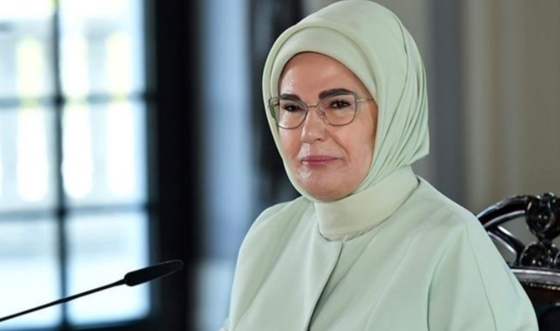 Cumhurbaşkanı Recep Tayyip Erdoğan'ın eşi Emine Erdoğan, Next Sosyal'den birinci