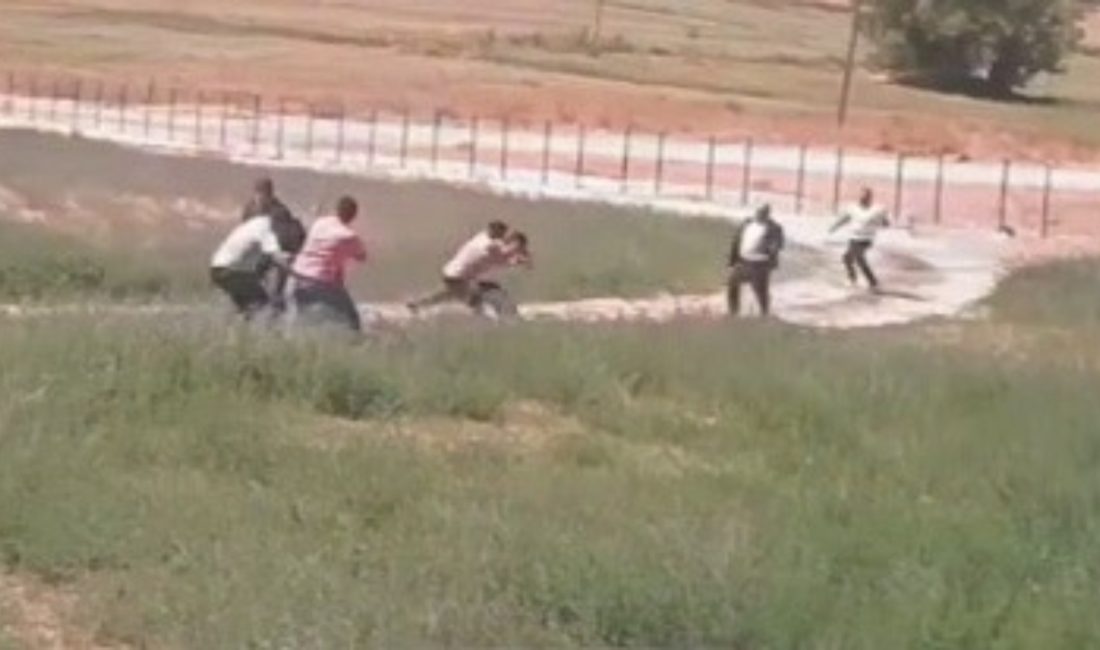 Karaçoban ilçesine bağlı ve ilçe merkezine 15 kilometre uzaklıktaki Binpınar