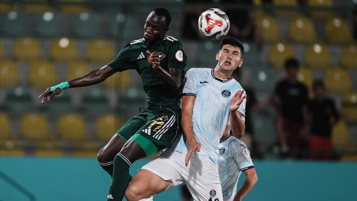 1. Lig'in birinci haftasının kapanış maçında Esenler Erokspor, alanında Adana