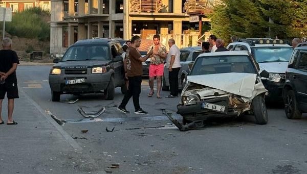 Sakarya'nın Karasu ilçesinde, eşiyle hengame eden Ayşe Özge K., cipiyle