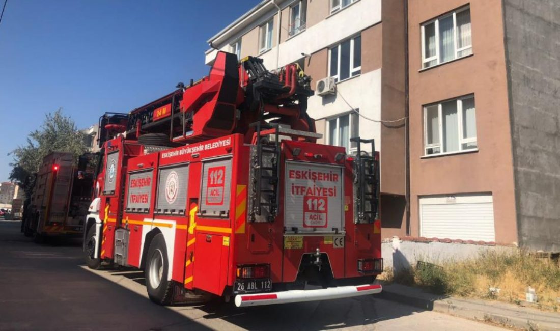 Eskişehir'de apartman dairesinde çıkan yangında dumandan etkilenen kişi, kaldırıldığı hastanede