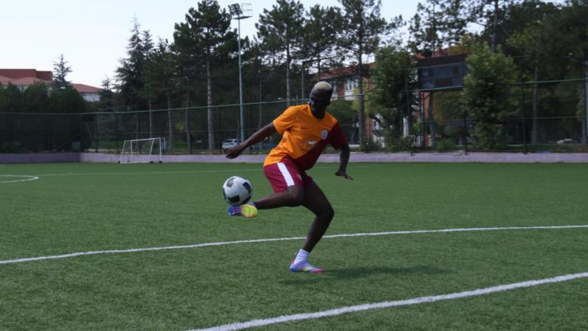 Eskişehir'de 8 yıldır yaşayan ve amatör bir kulüpte top koşturan