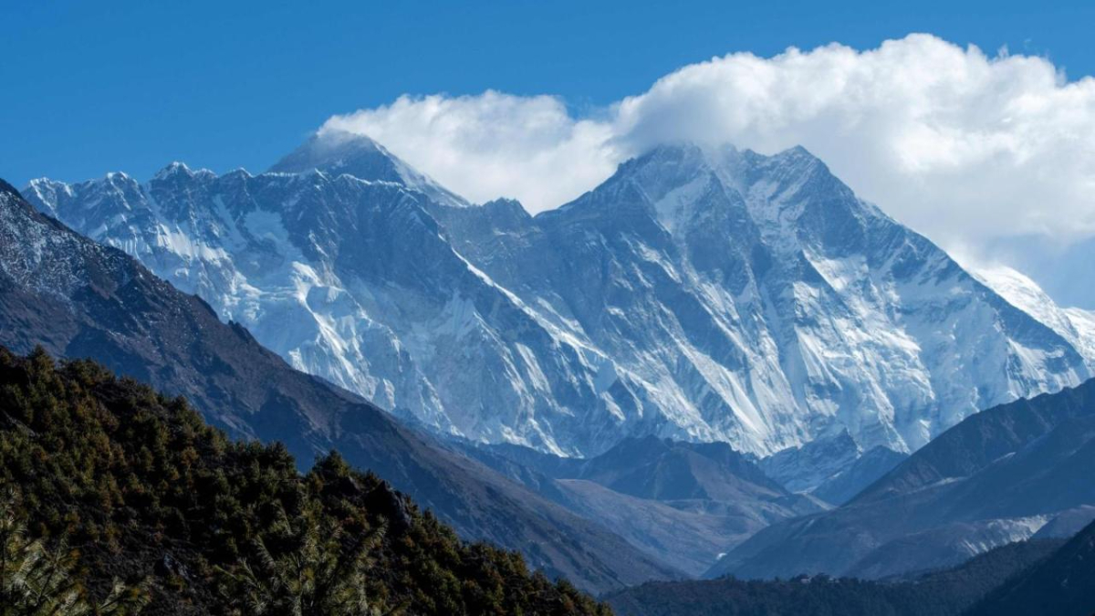Nepal, turizmi canlandırmak için 97 tepeyi iki yıl boyunca fiyatsız