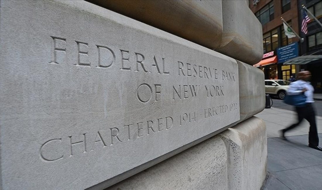 Fed tutanakları, yetkililerin birçoklarının enflasyonu daha büyük bir risk olarak