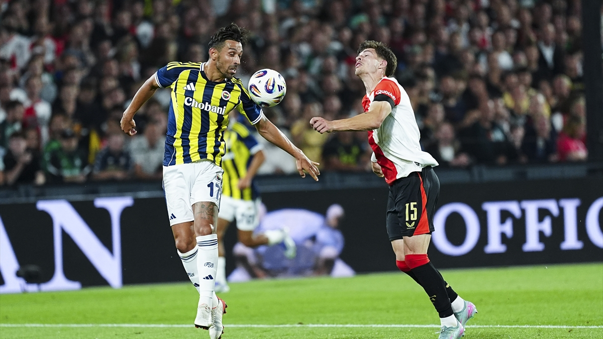 Fenerbahçe, 2-1 kaybettiği maçın rövanşında meskeninde Hollanda temsilcisi Feyenoord karşısında