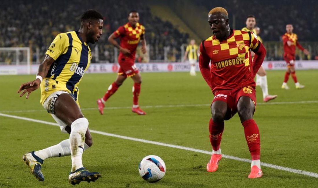 Fenerbahçe, Süper Lig'de 2025-2026 döneminin birinci maçına İzmir'de çıkacak. Sarı-lacivertliler