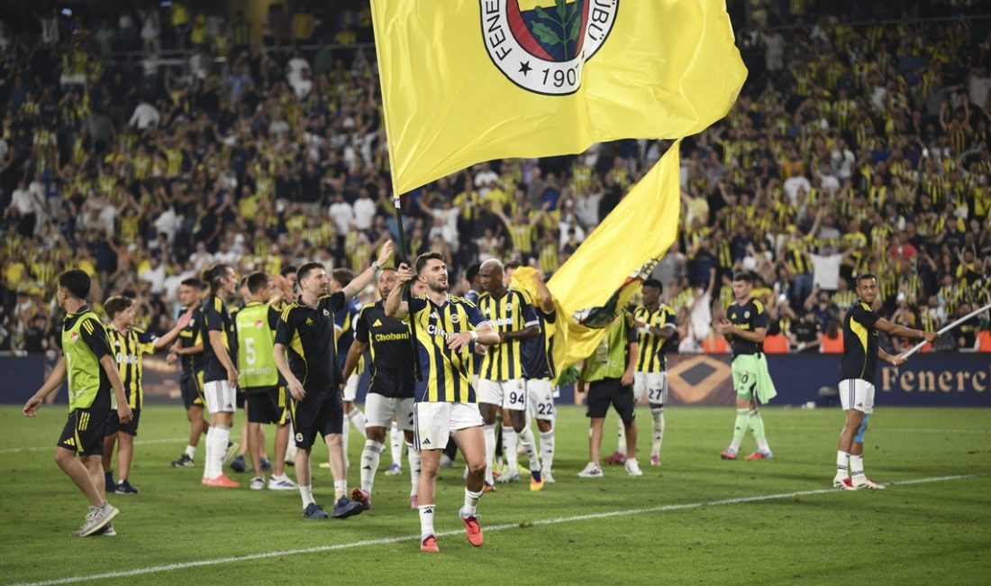 Fenerbahçe, taraftarının uzun müddettir beklediği ruhla birlikte Feyenoord'u eleyerek UEFA