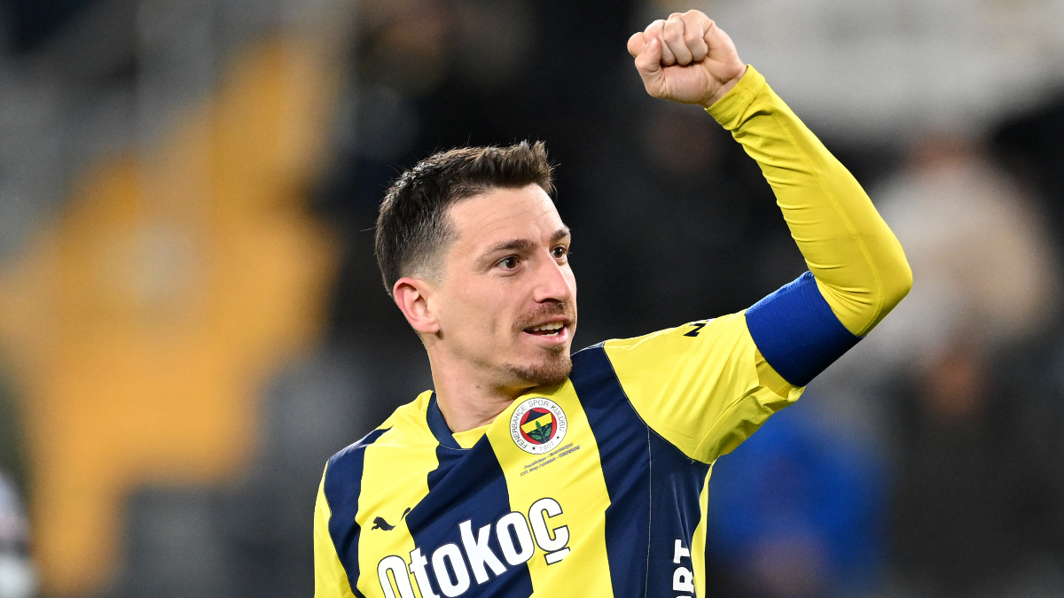 Yeni dönemin başlamasına az bir mühlet kala Fenerbahçe'de kadro kaptanı
