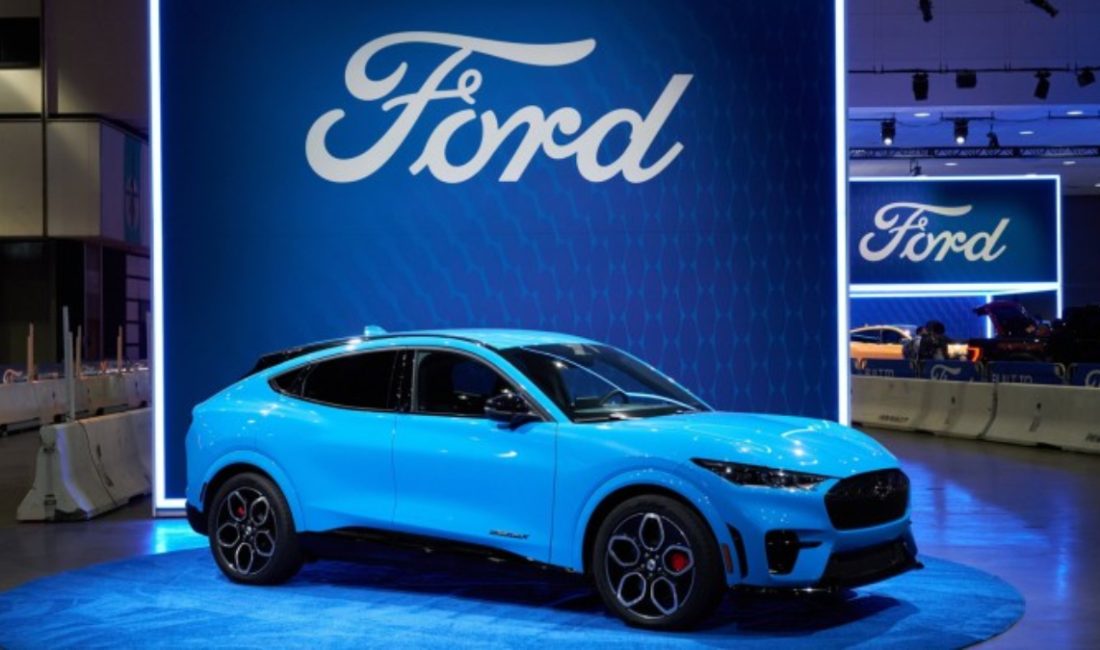 Ford CEO'su Jim Farley, şirket için "Model T" olarak nitelendirdiği