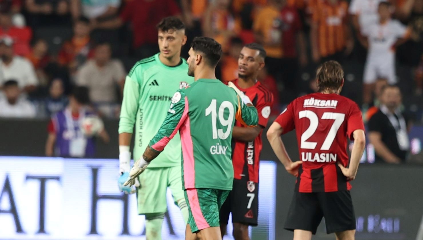 Galatasaray'ın kalecisi Günay Güvenç, Gaziantep FK maçı sonrasında konuştu.