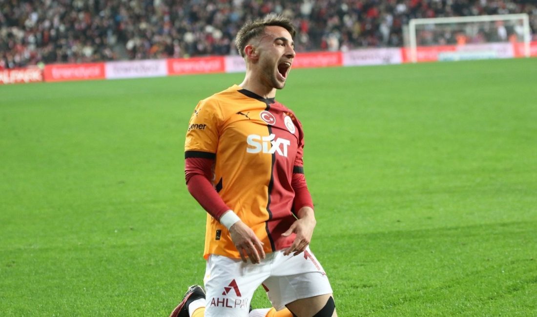 Galatasaray'da dönem sonu kontratı bitecek olan Yunus Akgün, 4 yıllık