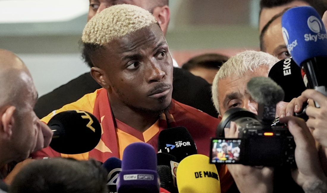 Galatasaray, Nijeryalı golcü Victor Osimhen'i 75 milyon euro bonservis fiyatıyla