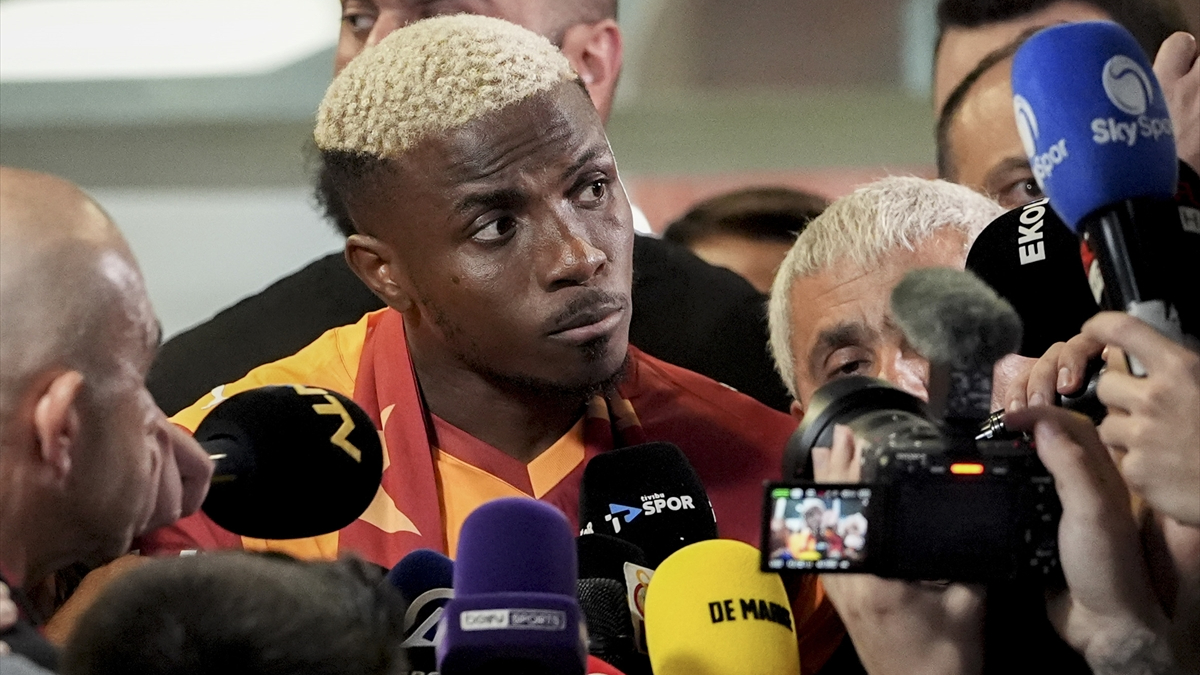 Galatasaray, Nijeryalı golcü Victor Osimhen'i 75 milyon euro bonservis fiyatıyla