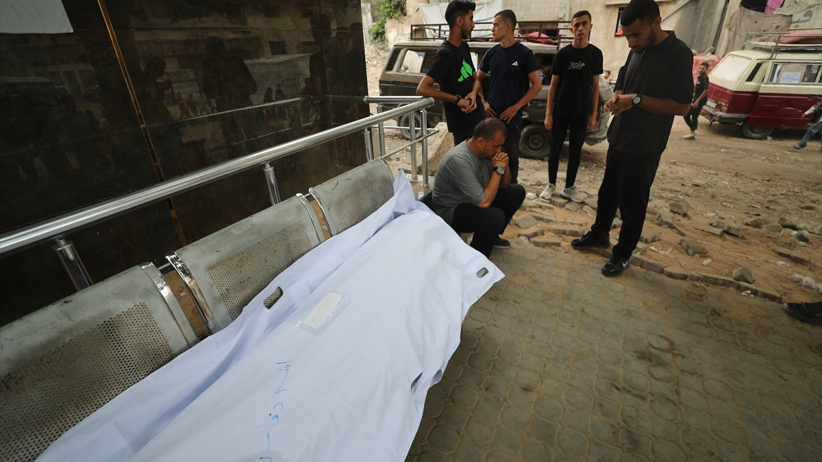 İsrail'in taarruzlarının sürdüğü Gazze Şeridi'nde son 24 saatte 98 can