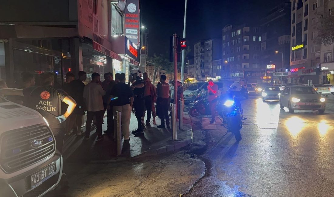 Kocaeli’de iki küme ortasında çıkan bıçaklı arbedede bir kişi yaralandı.
