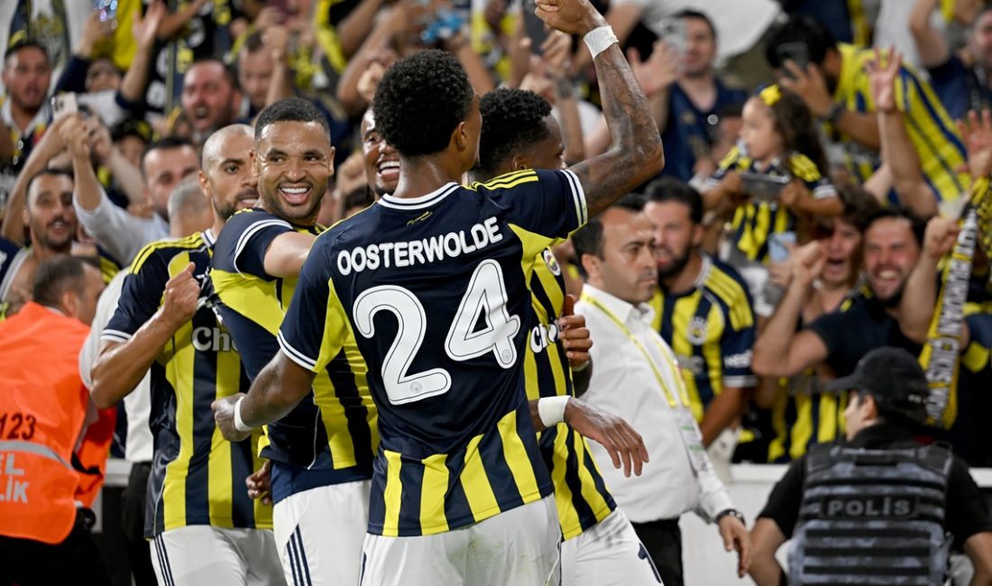 Fenerbahçe, Muhteşem Lig'deki birinci maçında deplasmanda Göztepe'yle karşılaşacak.