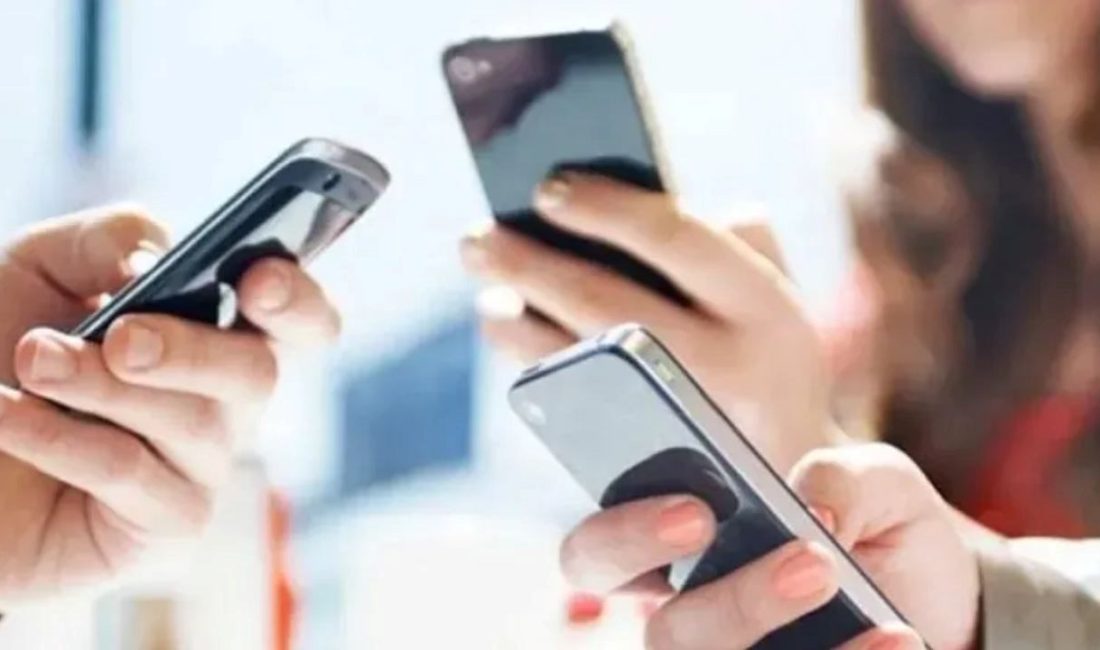 GSM operatörleri, zelzelenin yaşandığı bölgelerdeki müşterilerine fiyatsız konuşma, internet ve
