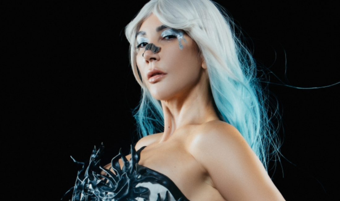 Hande Yener, geçersiz diploma tartışmalarına gönderme yaparak “Üniversite bitirmek isterdim