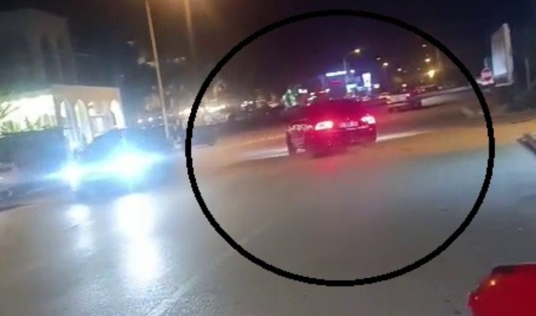 Samandağ ilçesinde, drift atarken cep telefonu kamerasıyla görüntülenen araba, bir