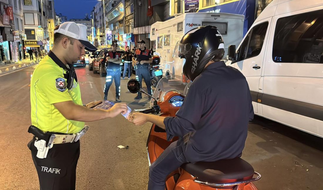 İstanbul genelinde yapılan kontrollerde çeşitli kabahatlerden aranan 292 kişinin de