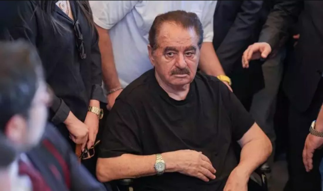 Türk müziğinin efsane ismi İbrahim Tatlıses, evvelki gün İstabullu hayranlarıyla